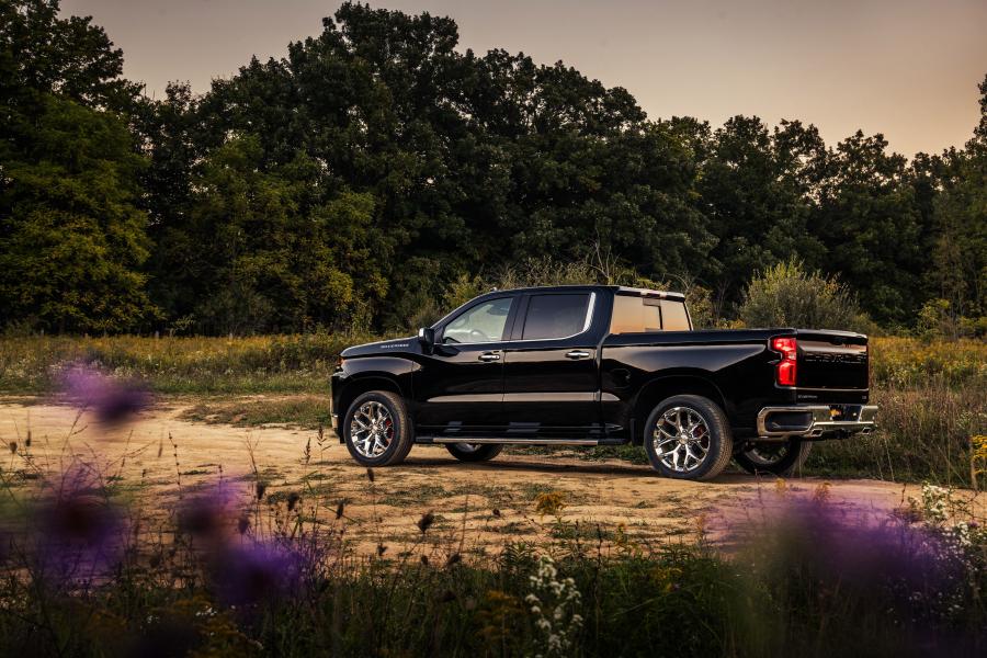  Chevrolet Silverado LTZ Concept 2018 года  (фото 2 из 2)